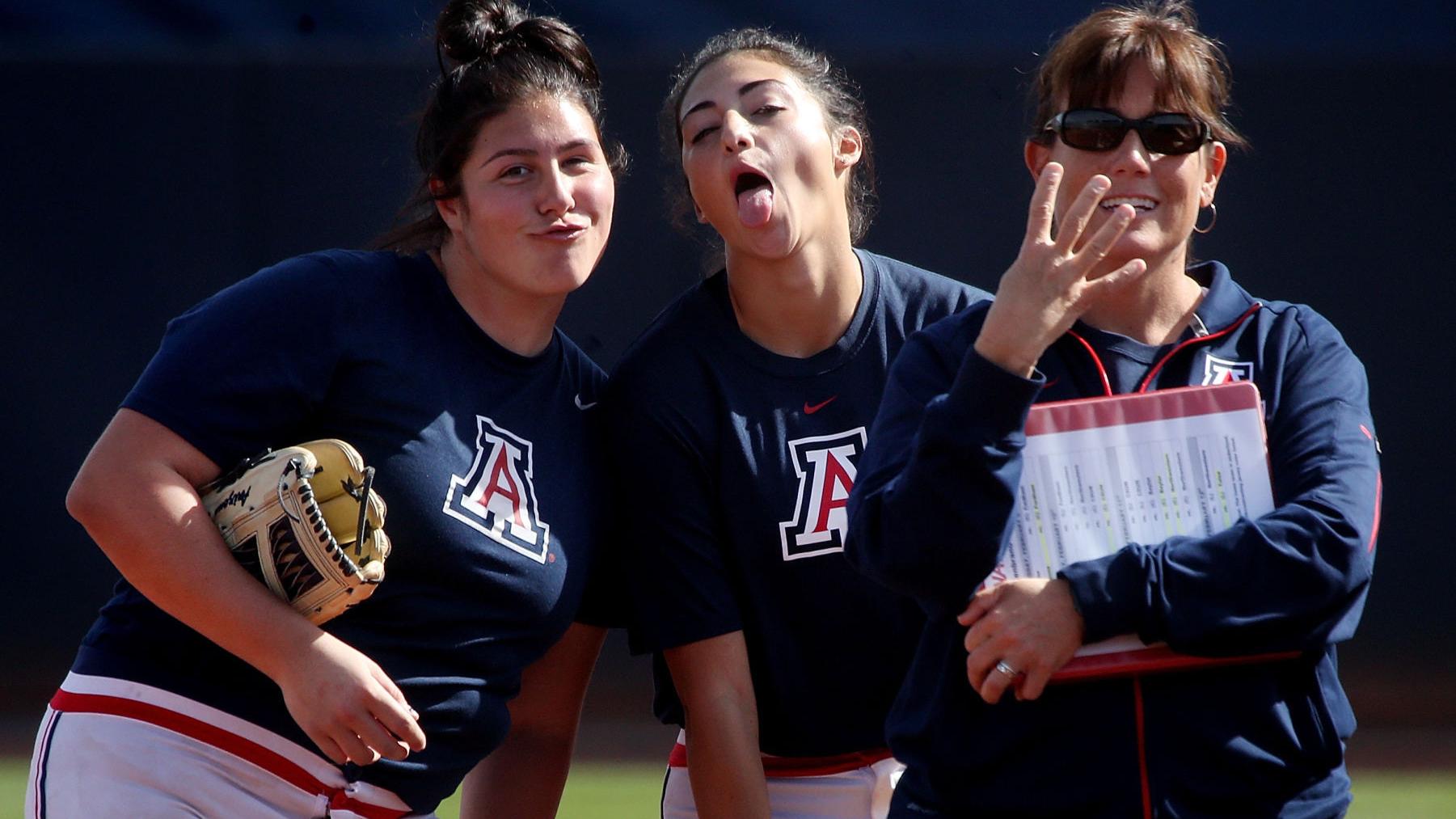 Hansen's Sunday Notebook: Shuffle will move longtime softball assistant Stacy Iveson to new role with Arizona